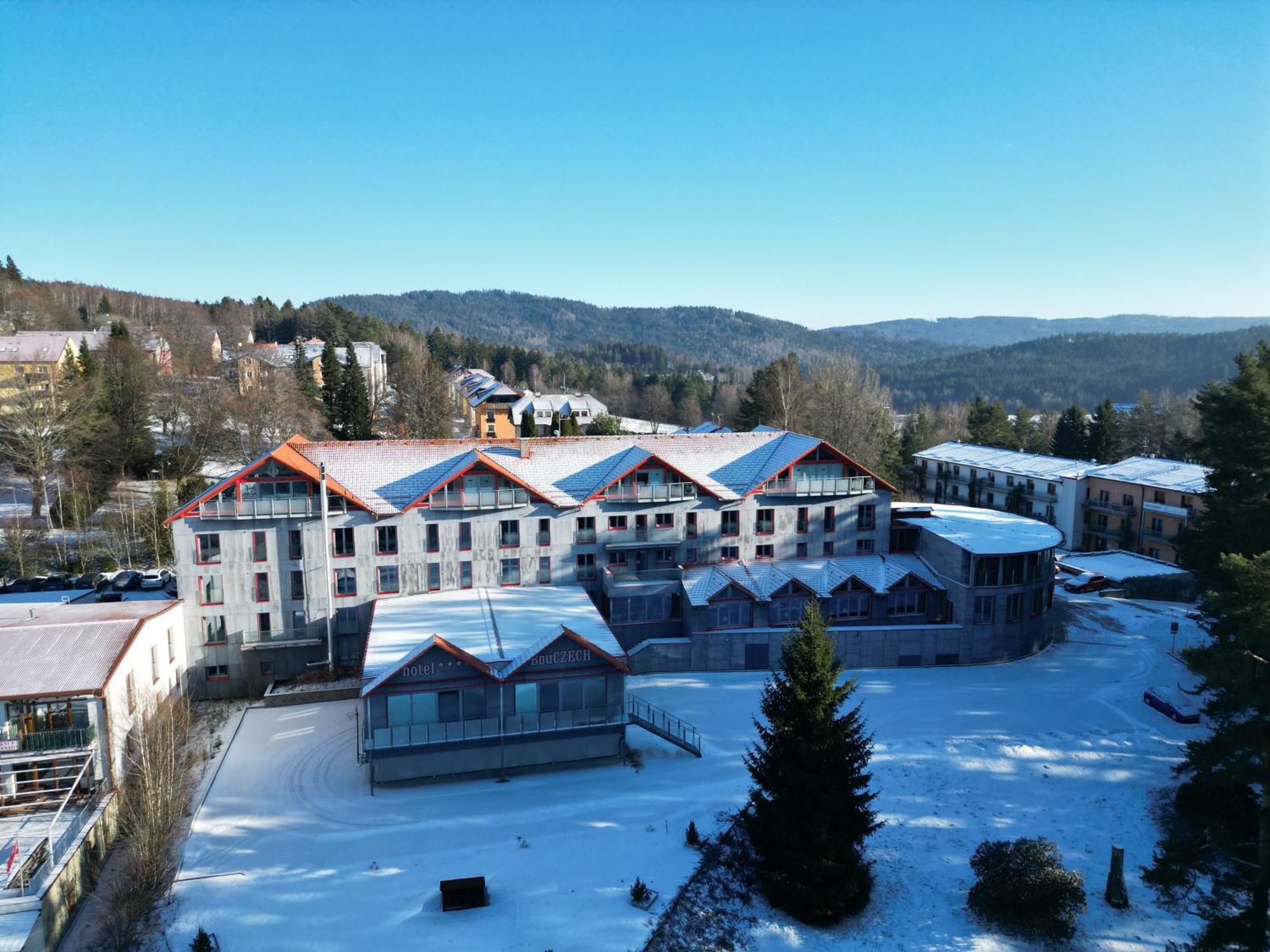 Hotel Bouczech リプノ・ナト・ヴルタヴォウ エクステリア 写真