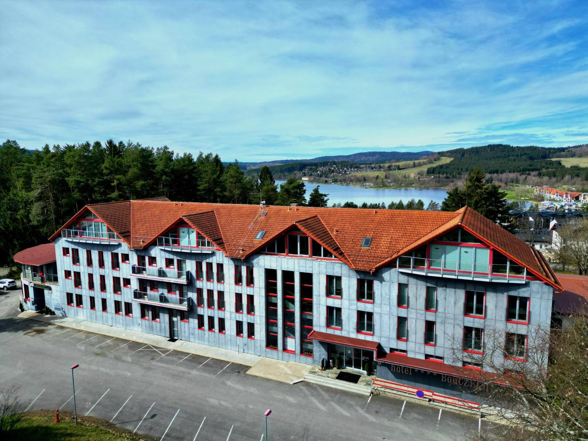 Hotel Bouczech リプノ・ナト・ヴルタヴォウ エクステリア 写真